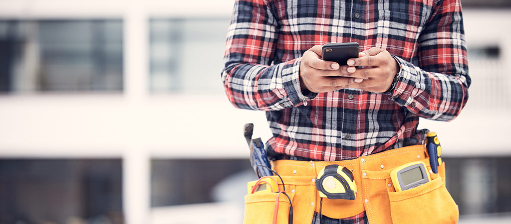 Sistema Híbrido: App móvil y Navegador web + Terminal RFID
