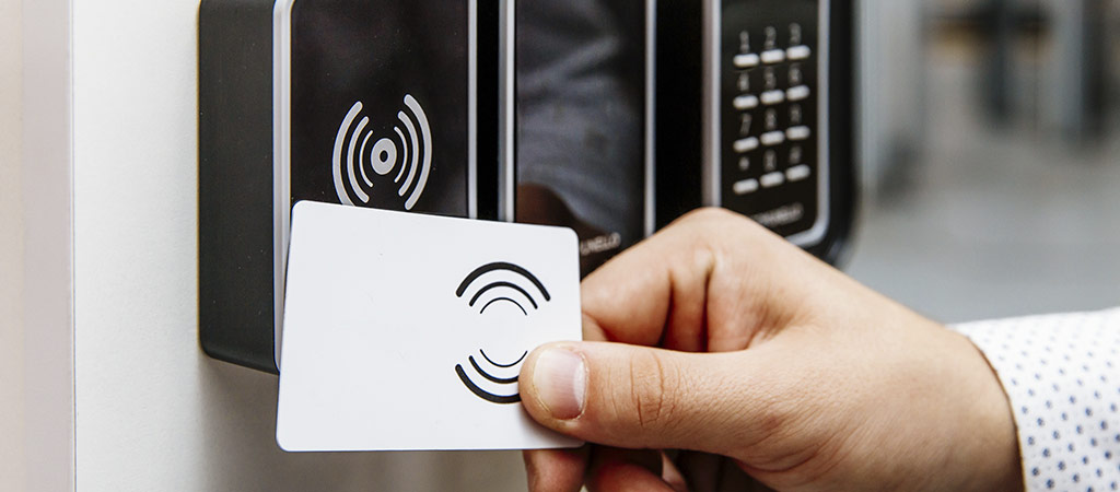 Terminal RFID con lector de TARJETA y/o PIN