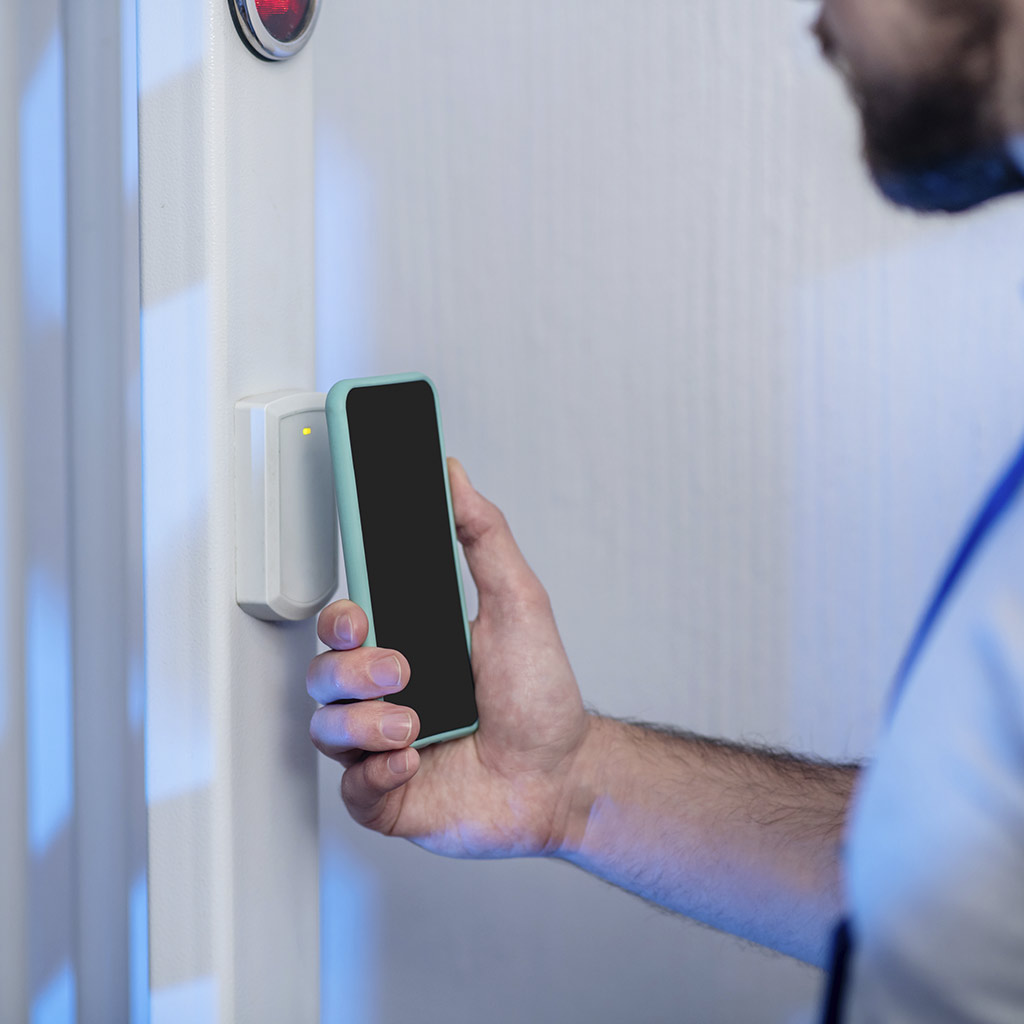 ¿Qué es el control de acceso con teléfono móvil y cómo funciona?