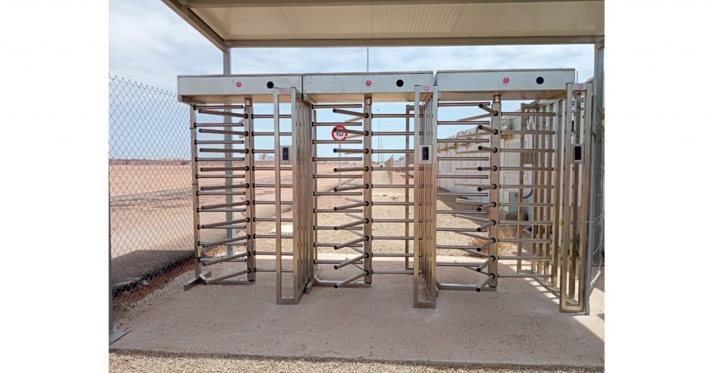 Tornos de control de acceso para gestionar la entrada de personal en instalaciones y obras